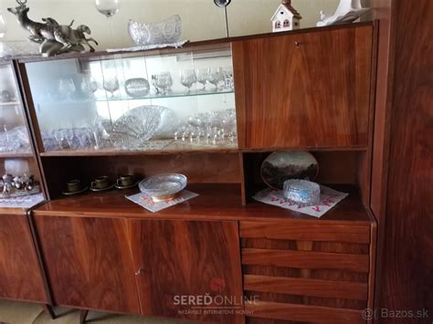 rekonštruovaný nábytok z obdobia socializmu