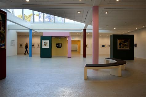 Ilustračná fotografia modernej galérie alebo polyfunkčného centra