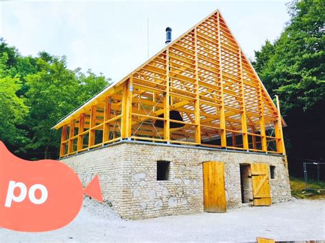 Pohľad na zrekonštruovanú stodolu z exteriéru
