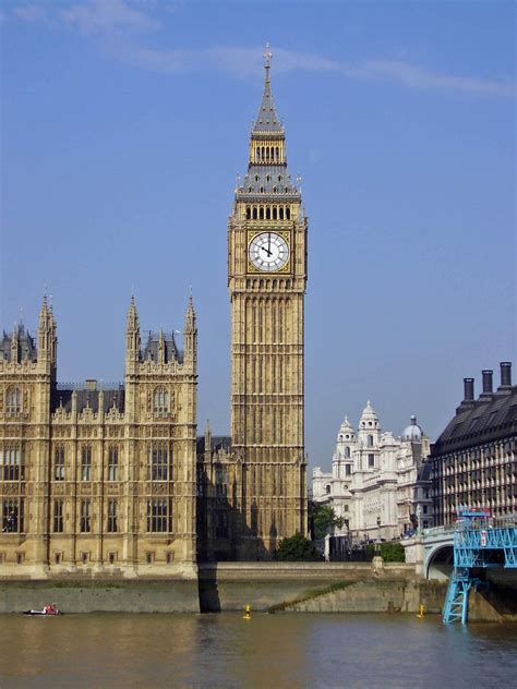 Elizabeth Tower (Big Ben) v Londýne