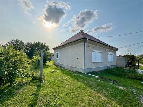 Rodinný dom s novou strechou