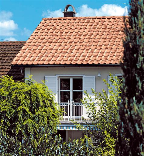 Keramická škridla na dome
