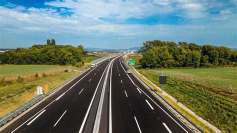 Ilustrácia modernej diaľnice