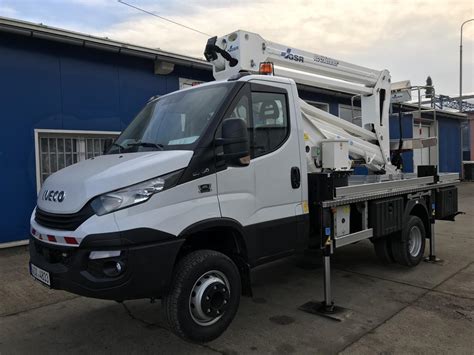 Autoplošina na podvozku Iveco Daily