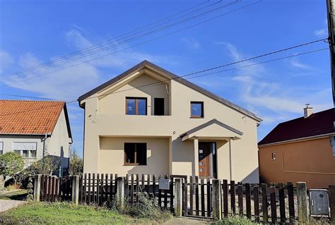 Ilustračná fotografia rodinného domu v pokojnom prostredí