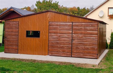Plechová garáž v dekore orech so sedlovou strechou