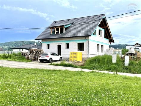 Dom v štádiu hrubej stavby