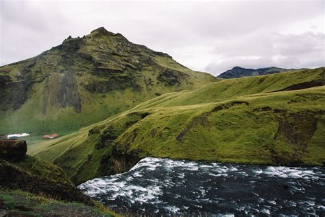Islandská krajina s geotermálnym prameňom