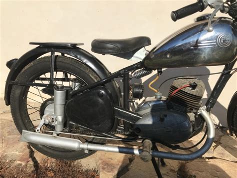 Nevybalená motorka ČZ