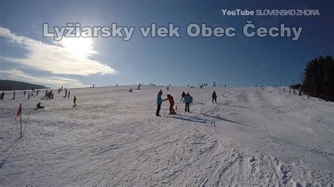 Lyžiarsky vlek v zasneženej krajine