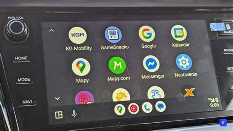 Ikony aplikácií bežne dostupných v Android Auto: Telefón, Správy, Mapy Google, Waze, Spotify, Podcasty