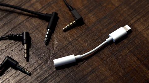 Detailný pohľad na Lightning na 3,5 mm jack redukciu