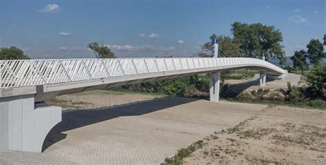 Vizualizácia lávky pre peších a cyklistov cez Váh