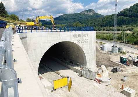 Práce na východnom portáli tunela Milochov