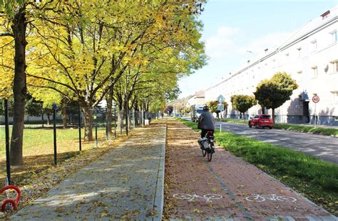 Rekonštruovaná cyklotrasa na Bajkalskej ulici
