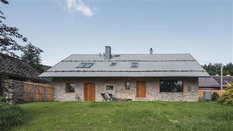 Kamenný dom s tradičnou architektúrou v istrijskej dedinke