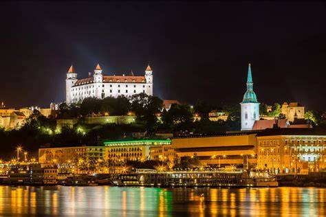 Bratislavský hrad a Dunaj