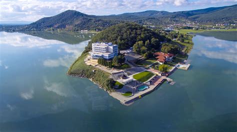 Zemplínska Šírava s luxusnými apartmánmi pri vode