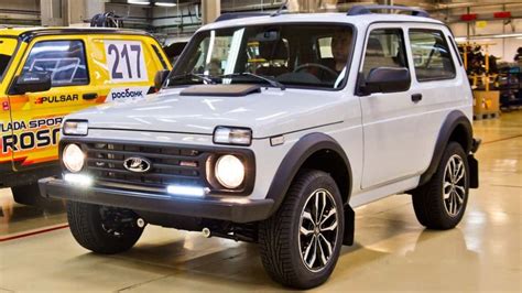 Lada Niva s prívesom