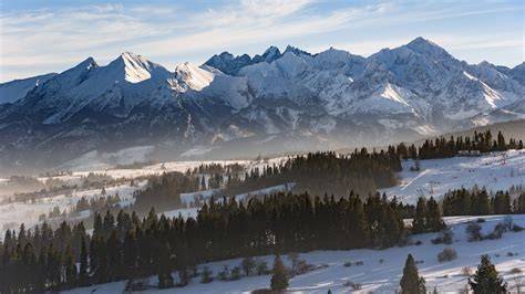 Záber na zasnežené Nízke Tatry