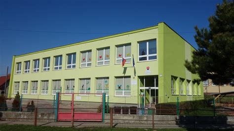 Základná škola v obci Čataj