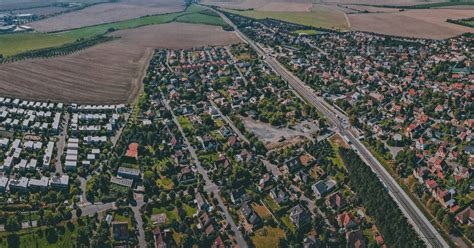 malebná obec Zeleneč