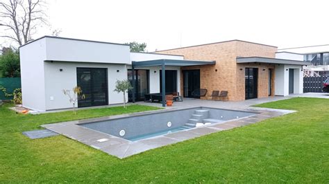 Moderný bungalov s bazénom