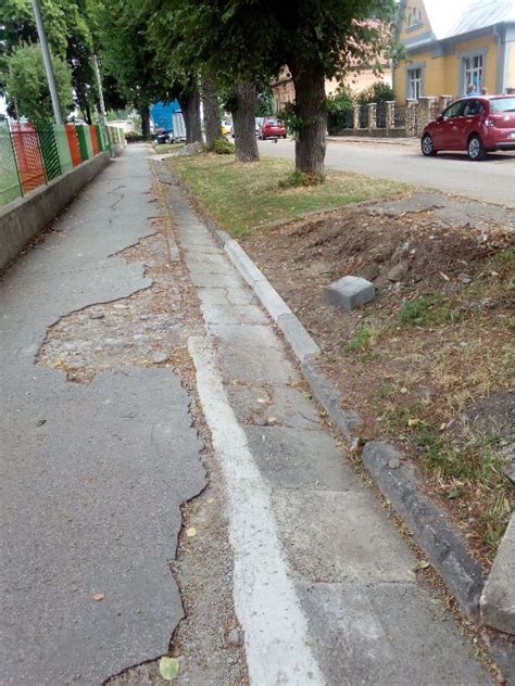 Diagram znázorňujúci konštrukciu líniového odvodňovacieho žľabu s roštom