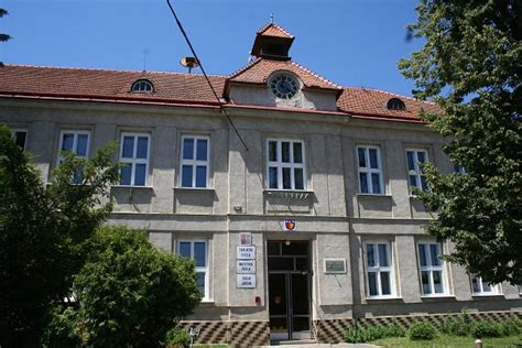 Fotografia školy v obci Kútniky