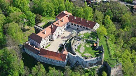 Hrad Modrý Kameň