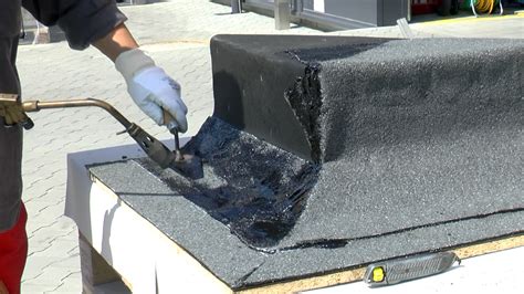 Aplikácia hydroizolačného asfaltového pásu