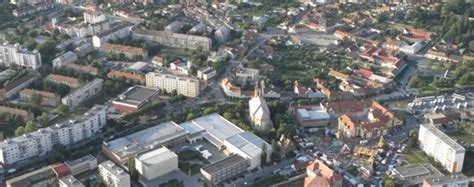 Panorama mesta Sereď s riekou Váh