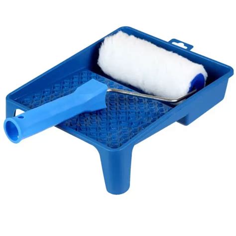 Nádoba s penetračným náterom a maliarsky valček