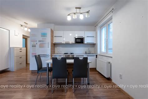 moderný 3-izbový byt s balkónom