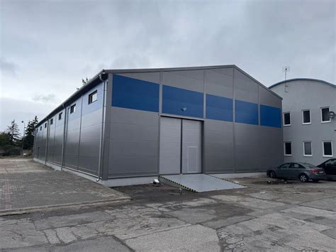 Skladová hala s nakladacou rampou