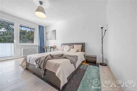 Ulica Nevädzová v Ružinove s panelovými domami