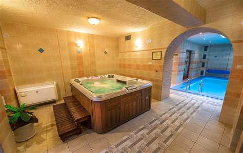 Wellness centrum s bazénom a saunami