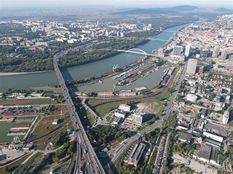 Vizualizácia budúceho parku a obytnej zóny pod Prístavným mostom