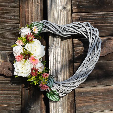 Rozbité srdce s kvetmi