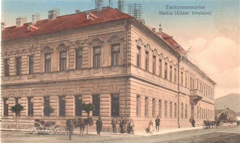 Budova konzervatória s nápisom