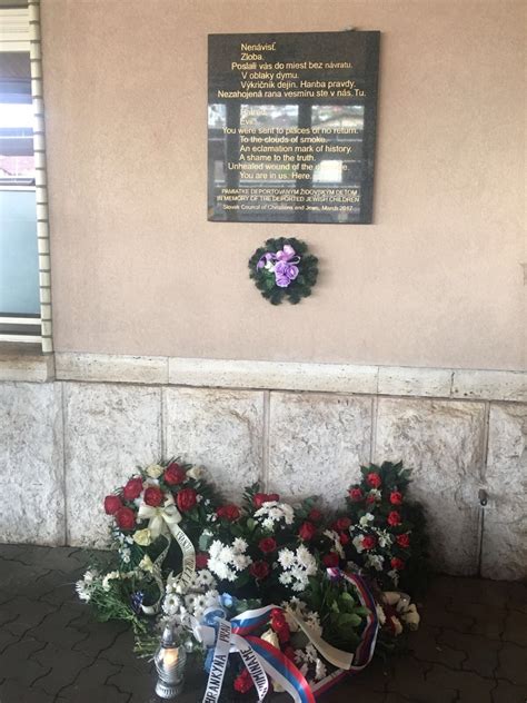 Pamätná tabuľa obetiam