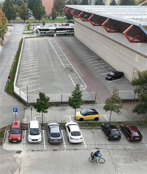 Vonkajšie parkovisko v centre mesta