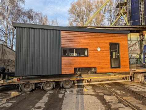 Ilustrácia mobilného domu Tiny House v prírode