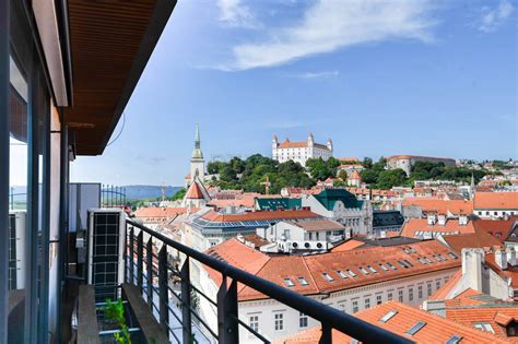 Terasa s výhľadom na Bratislavský hrad