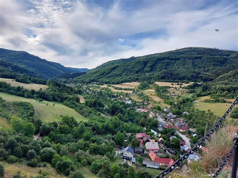 Pohľad na okolitú krajinu z domu Kateřiny Brožovej