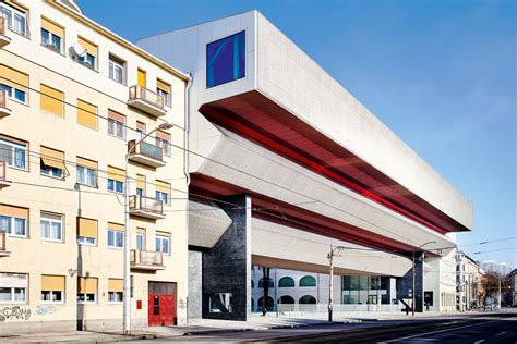 Interiér Slovenskej národnej galérie s dobovými prvkami