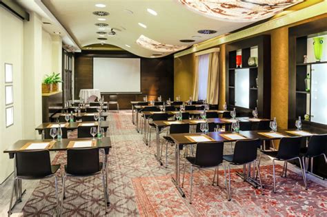 Moderná konferenčná miestnosť v hoteli