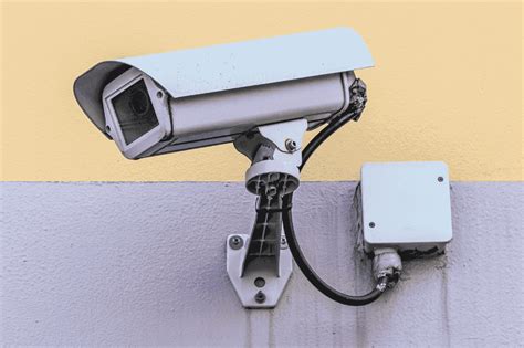 Kamera CCTV monitorujúca garáž