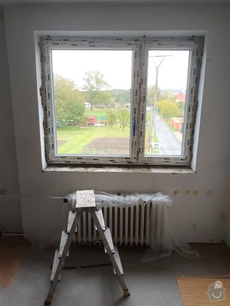 Detailná fotografia montáže plastového okna