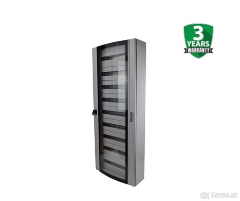 Moderná rozvodná skriňa s ističmi